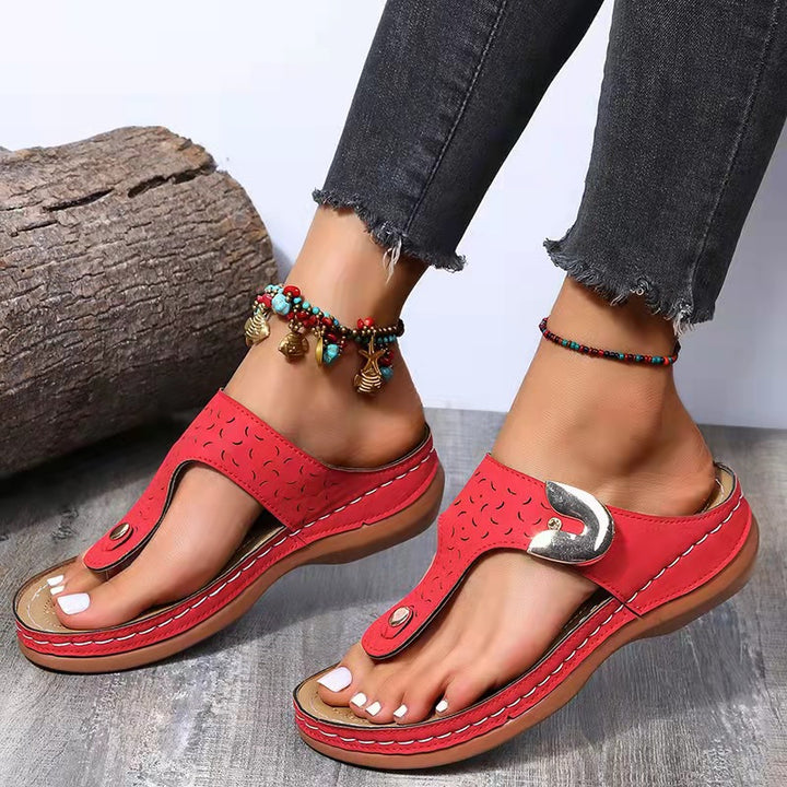 Dame zehentrenner-sandaler med ergonomisk fodseng og modiske accenter Stilla