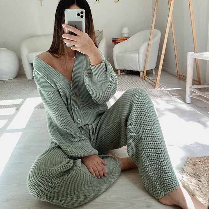Kvinders strikket lounge sæt med cropped top og brede bukser Skovae