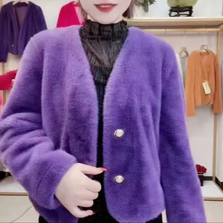 Kvinders fluffy kort jakke med elegante knapper Stilla