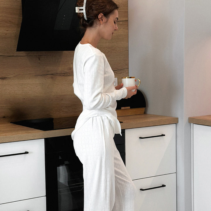 Dame Langærmet Pyjamasæt med elegant struktur og knaplukning Stilla