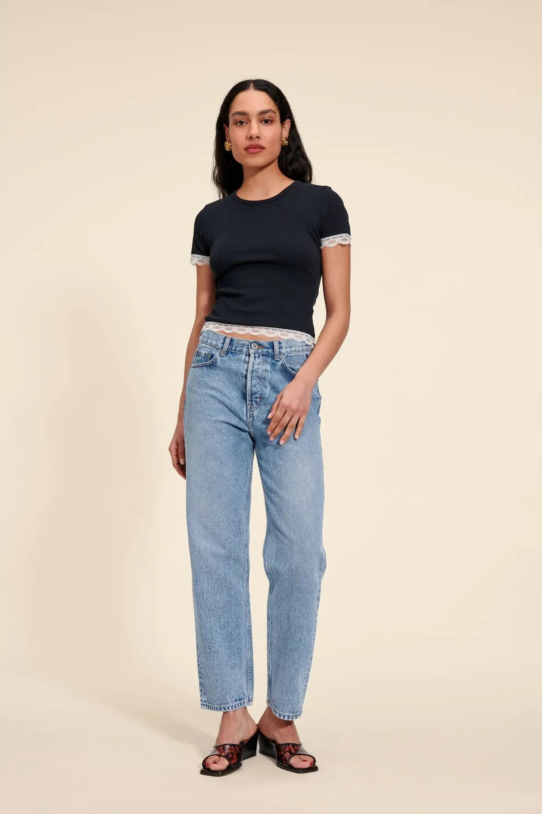 Dame Crop-Top med elegante spidsedele og moderne snit Stilla