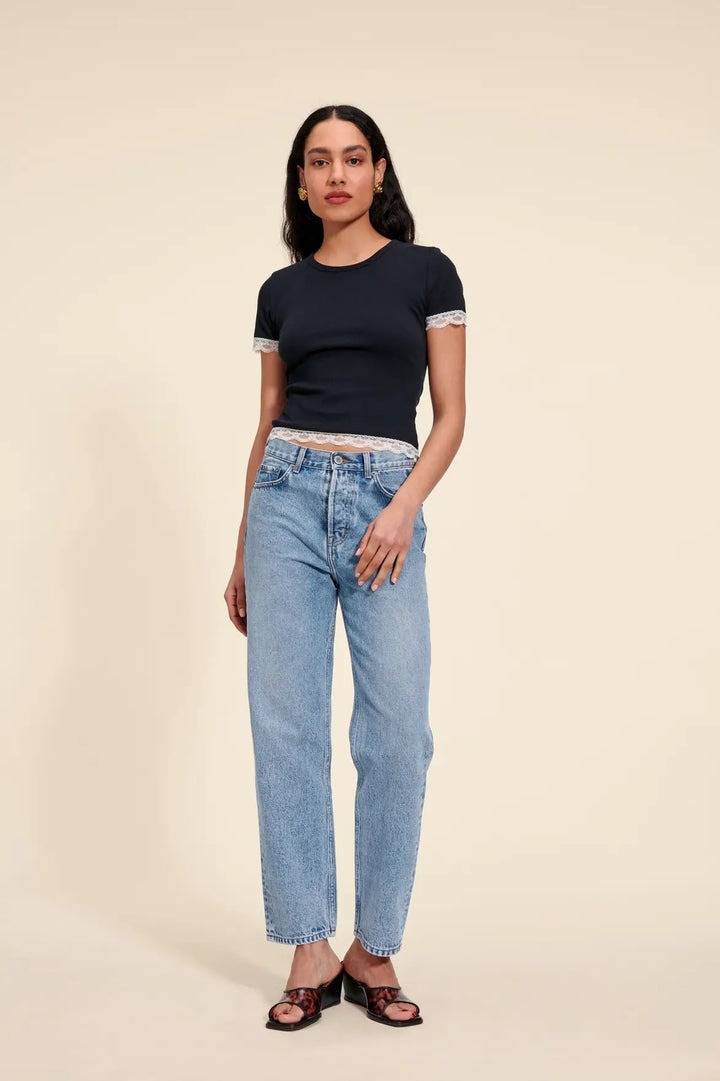 Dame Crop-Top med elegante spidsedele og moderne snit Stilla