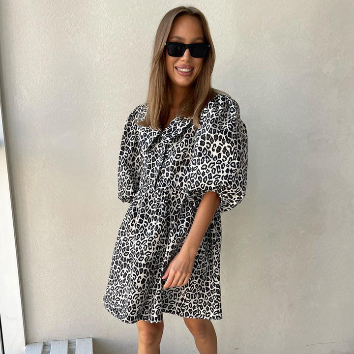 Dame Oversized Leopardbluse med knapdetaljer og ballonærmer Stilla