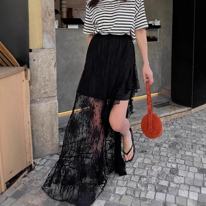 Dame maxi-nederdel med asymmetrisk flæse-design lavet af let chiffon Stilla