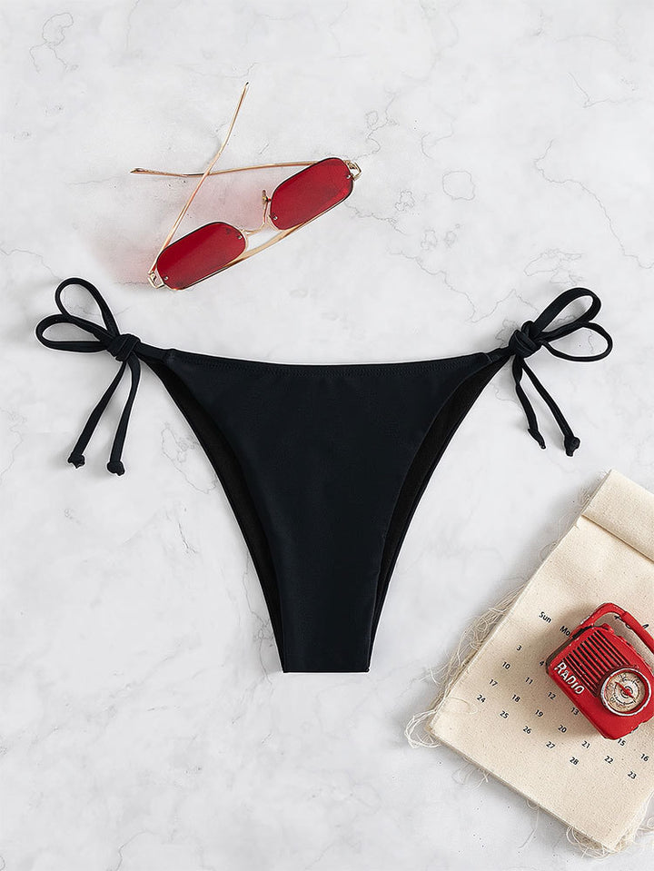 Dame triangel-bikini med justerbare stropper og elastisk taljeelastik Skovae