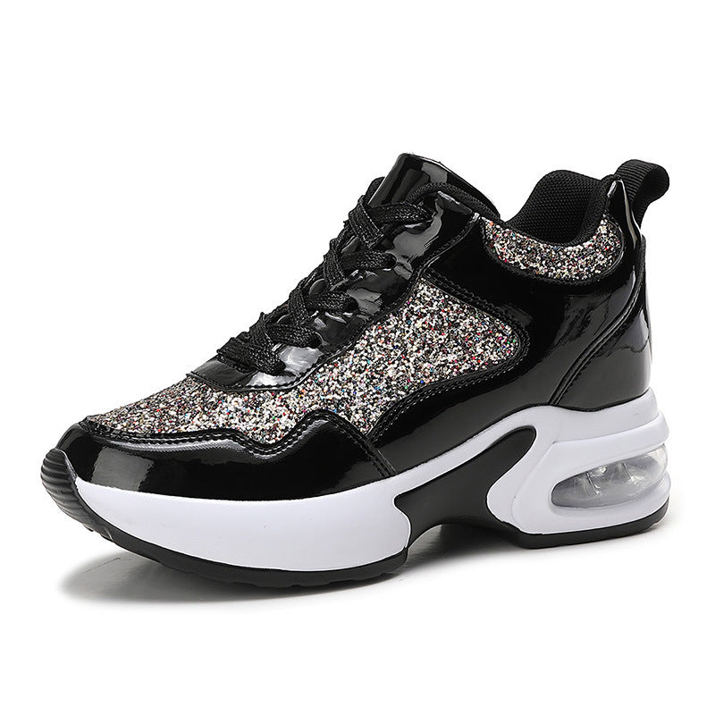 Dame nan modische Plateau-Sneaker med glimmerdetaljer og synlig luftpude Skovae
