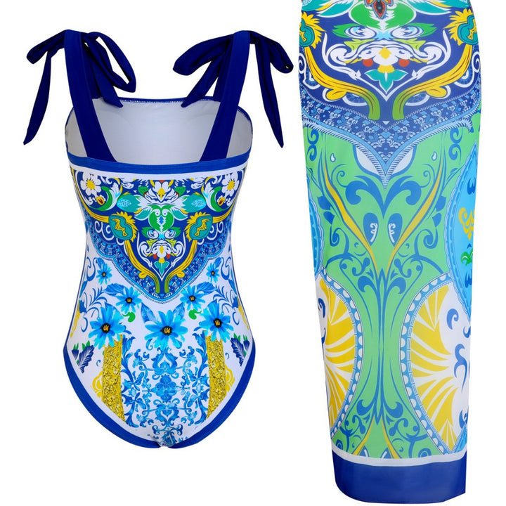 Dame ét par badebukser med elegant halterdesign og matchende pareo Stilla