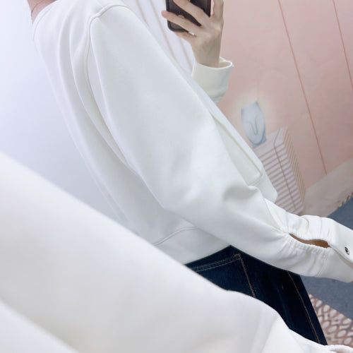 Dame behagelig sweatshirt med elegant rund hals og bløde manchetter Stilla
