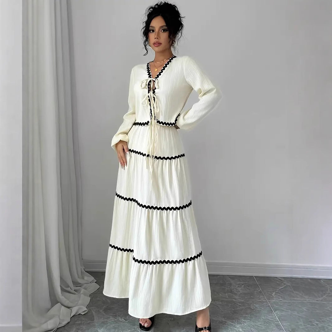 Dame maxikjole med ruffles detaljer og V-udskæring Stilla