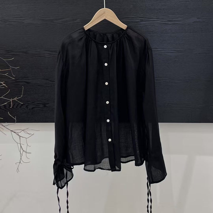 Femme Let Button-Up-Bluse med justerbare bindebånd Stilla
