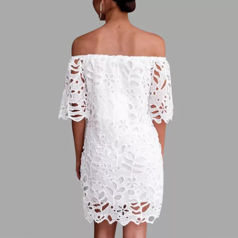Dame Off-Shoulder Kjole med florale Cut-Outs og luftige Ærmer Stilla