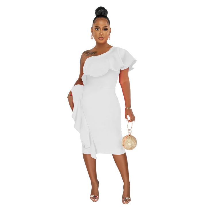 Dame Elegant One-Shoulder-Kjole med Volantdetaljer og Figursyet Snit Stilla