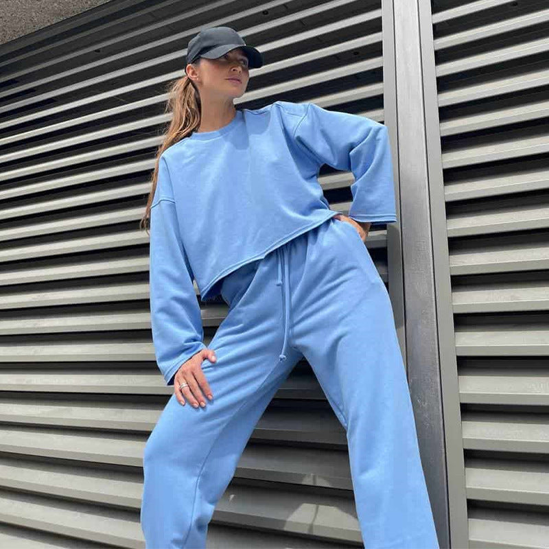 Kvinders afslappede tracksuit med elastisk talje og brede ben Skovae