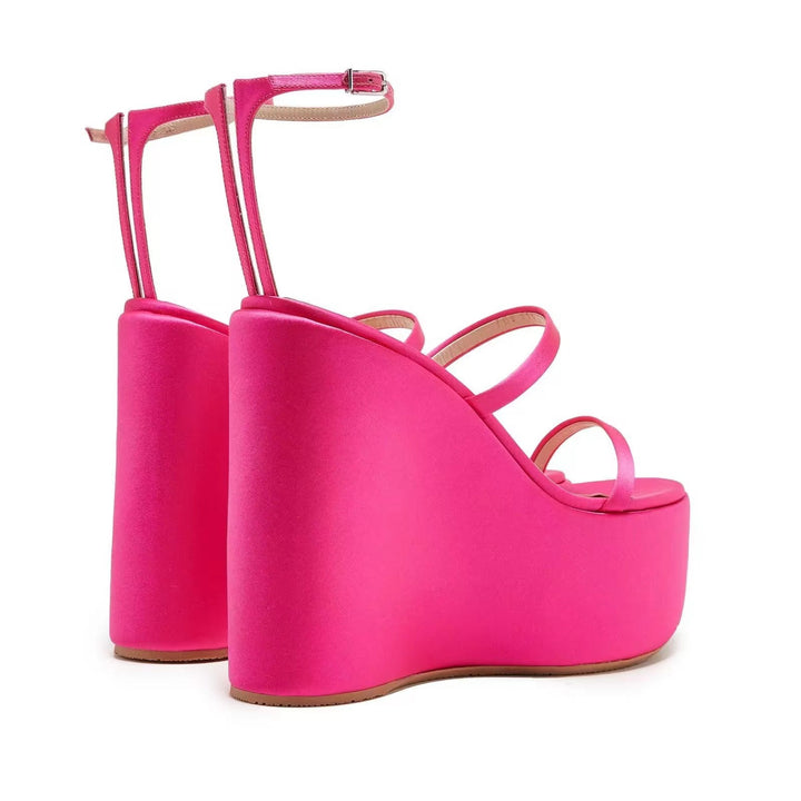 Femme Platform-Wedge-Sandaler med justerbar ankelrem Stilla