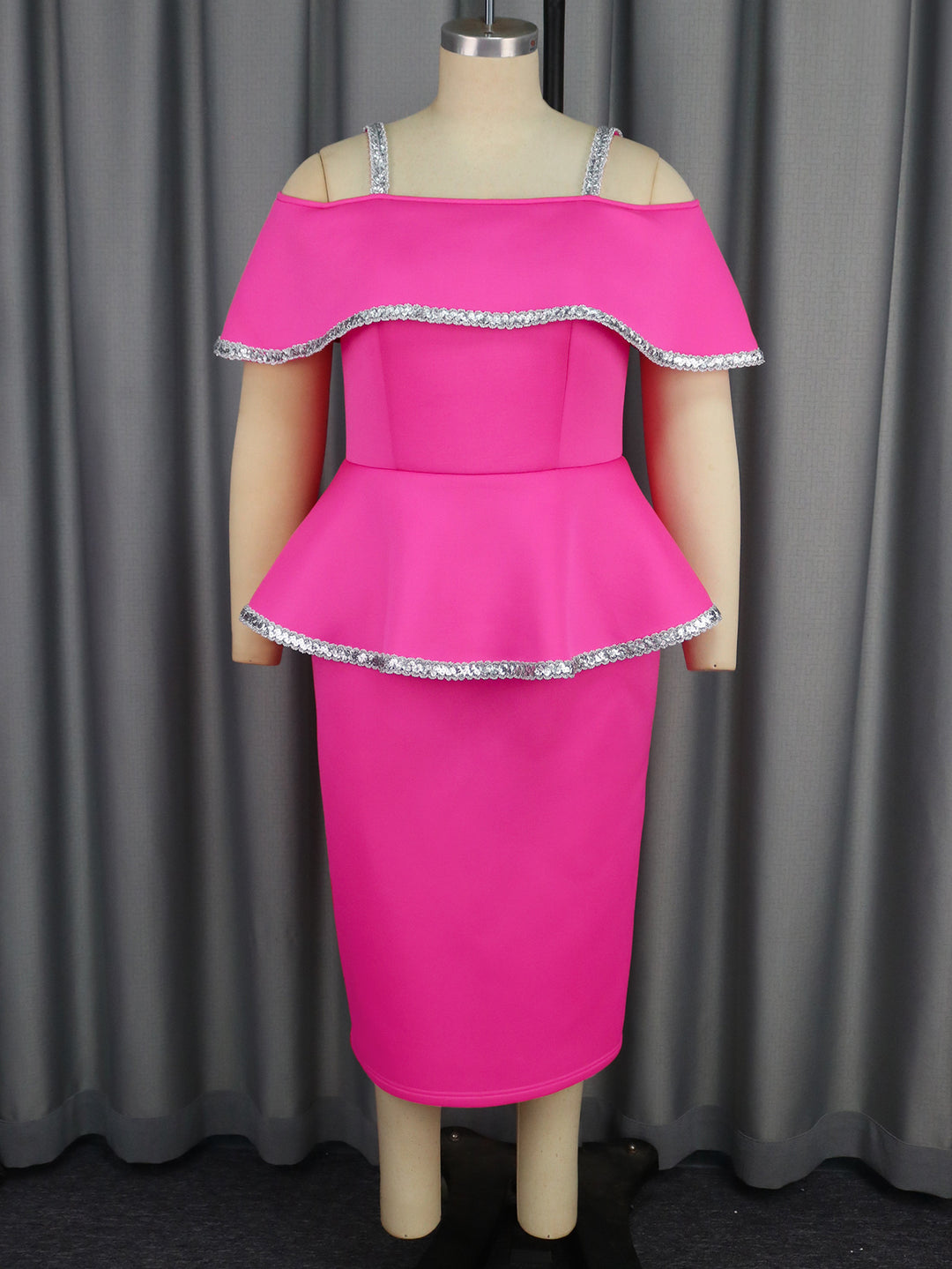 Dame Elegant Cocktailkjole med off-shoulder Volant og glitrende accenter Skovae
