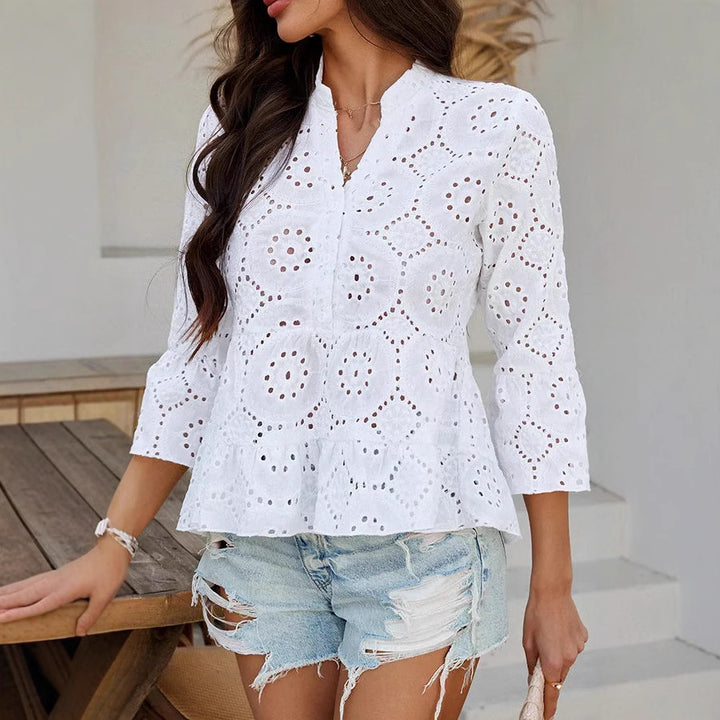 Dame top med elegant broderie anglaise og udstående ærmer Stilla
