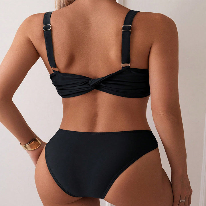 Dame To-delt Bikini med elegante gyldne accenter Skovae