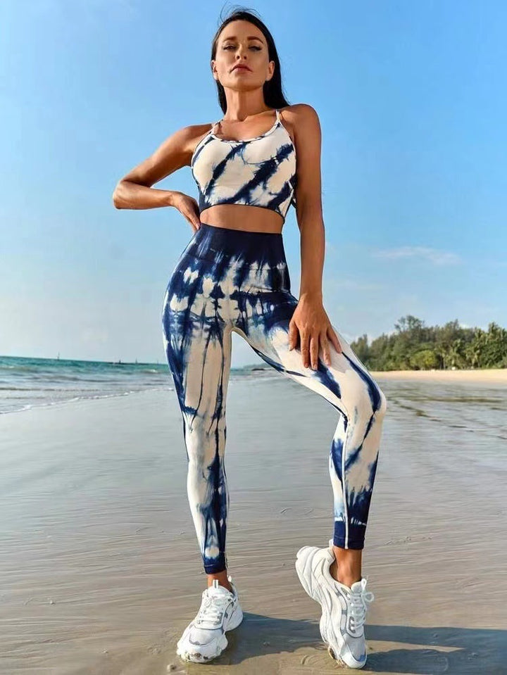 Dame sporttop med detaljeret batikdesign og matchende leggings Stilla