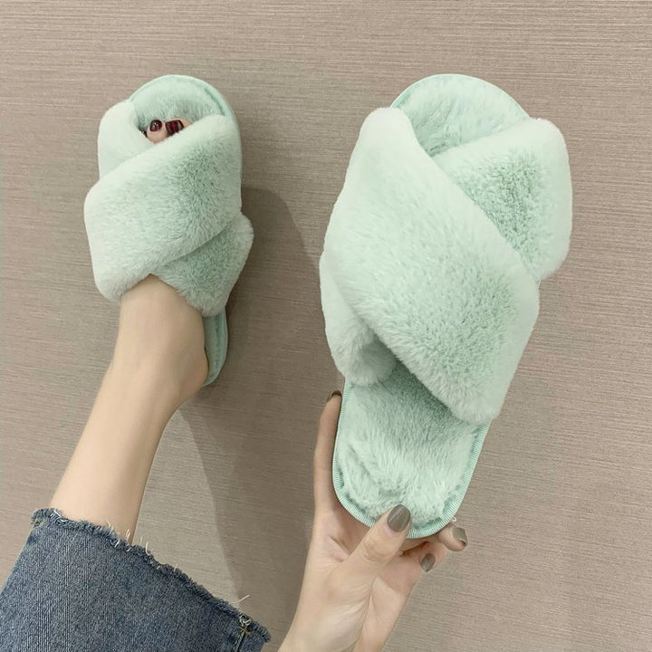 Dame fuzzy hjemmesko med fashionable kryds-design og skridsikker sål Stilla