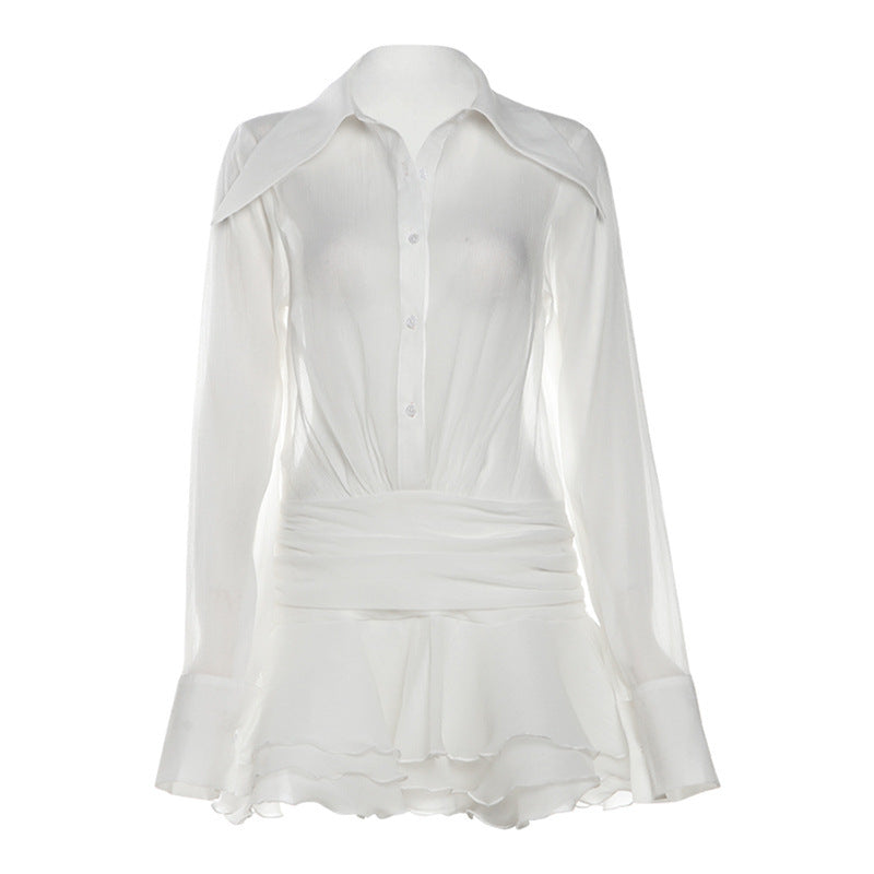 Damebluse med voluminøs flæsekant og elegant ståkrave Stilla