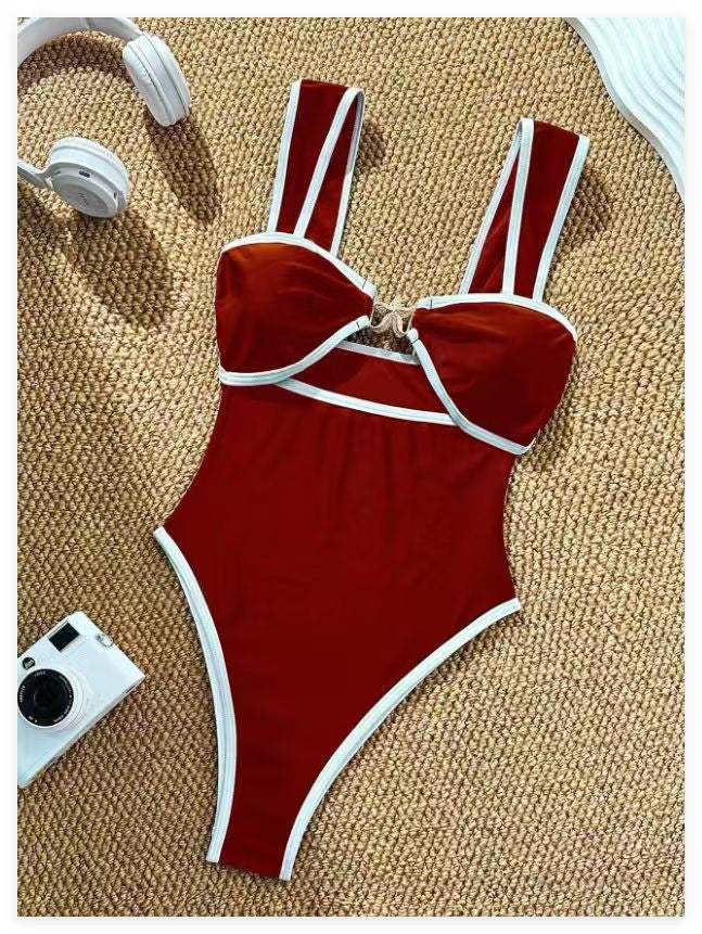 Dame one-piece badedragt med elegant snit og justerbare stropper Skovae