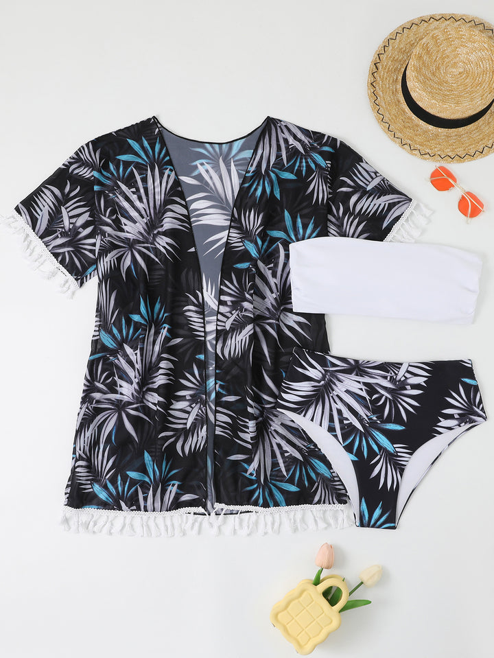 Dame elegant strandoutfit med floral overtræk og matchende bikini Skovae