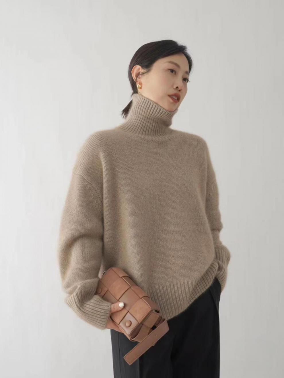 Dame designer turtleneck sweater lavet af høj kvalitet uld Stilla