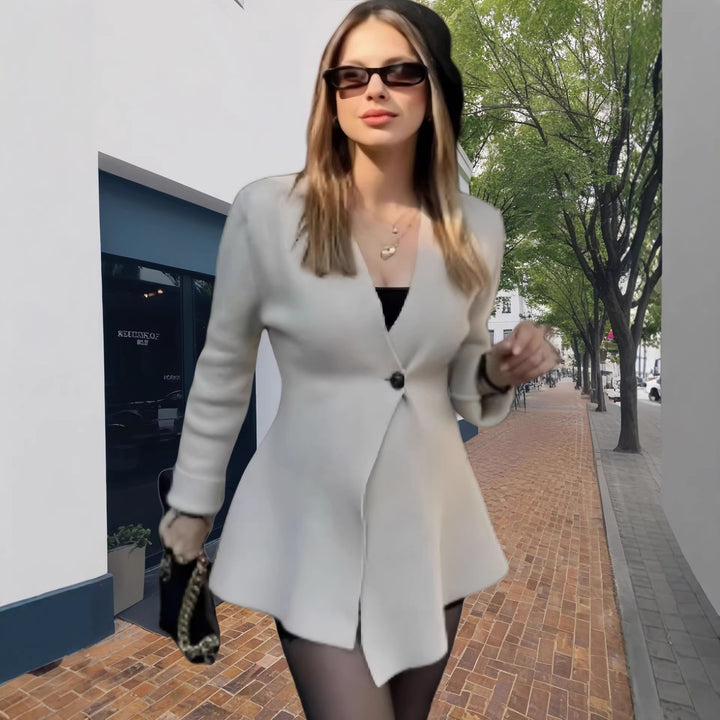 Kvinders elegante cardigan med moderne snit og fuld knaplukning Stilla