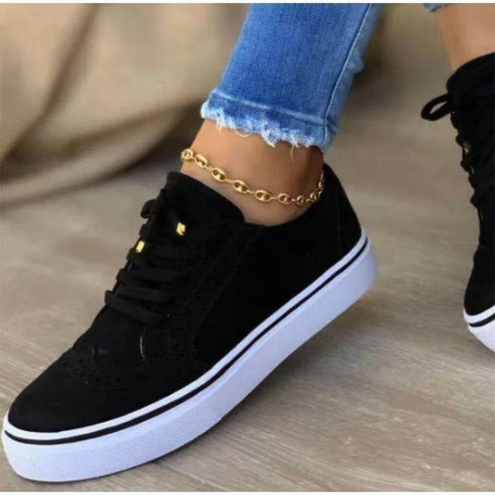 Dame sporty sneakers med dekorative broguing-detaljer og åndbar sål Stilla