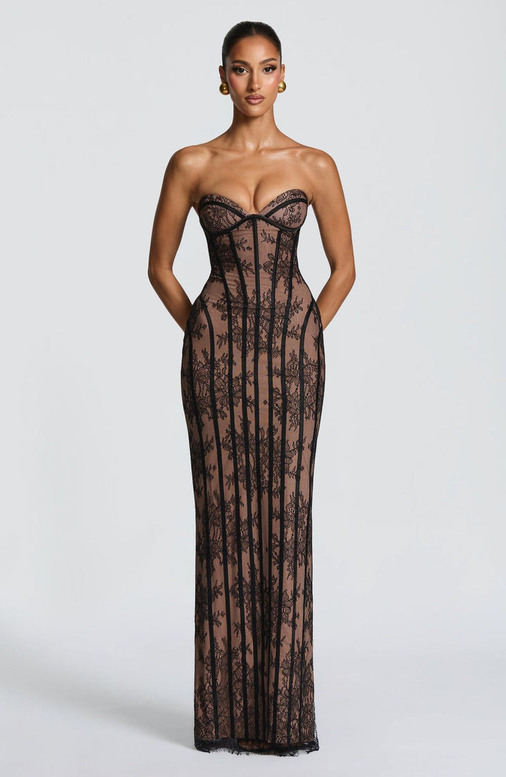 Dame fitted blondekjole med bustier-top og elegante detaljer