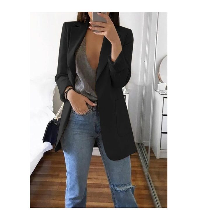 Dame elegant blazer med tætsiddende snit og praktiske lommer Skovae