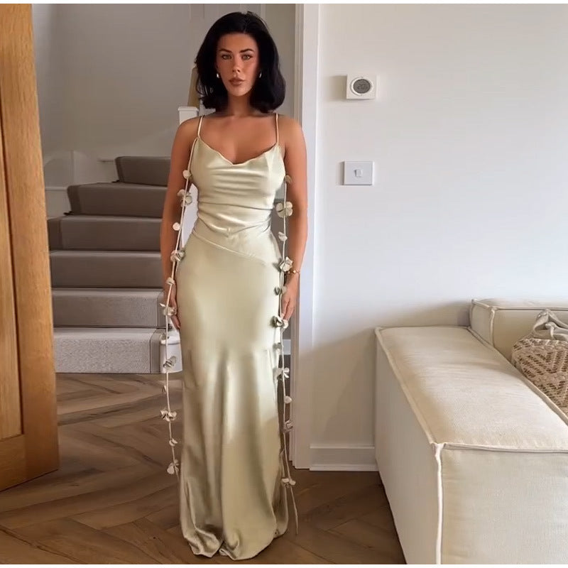 Dame Elegant satin Maxikjole med raffinere flæsedetaljer Stilla
