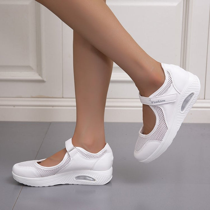 Dame fashion sneakers med åndbart net og støttende fodseng Stilla