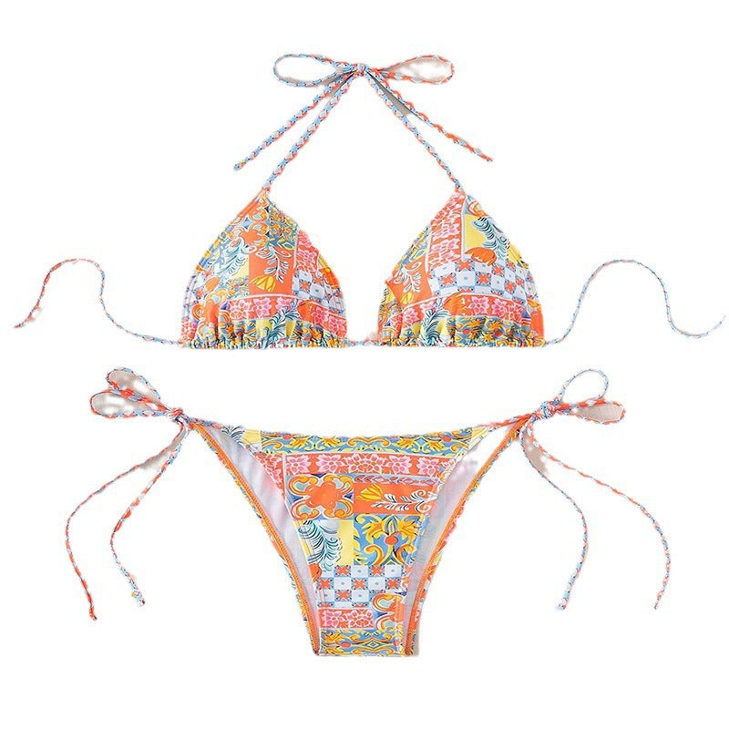 Dame triangel-bikini med legende blomsterdesign og elegante bånd