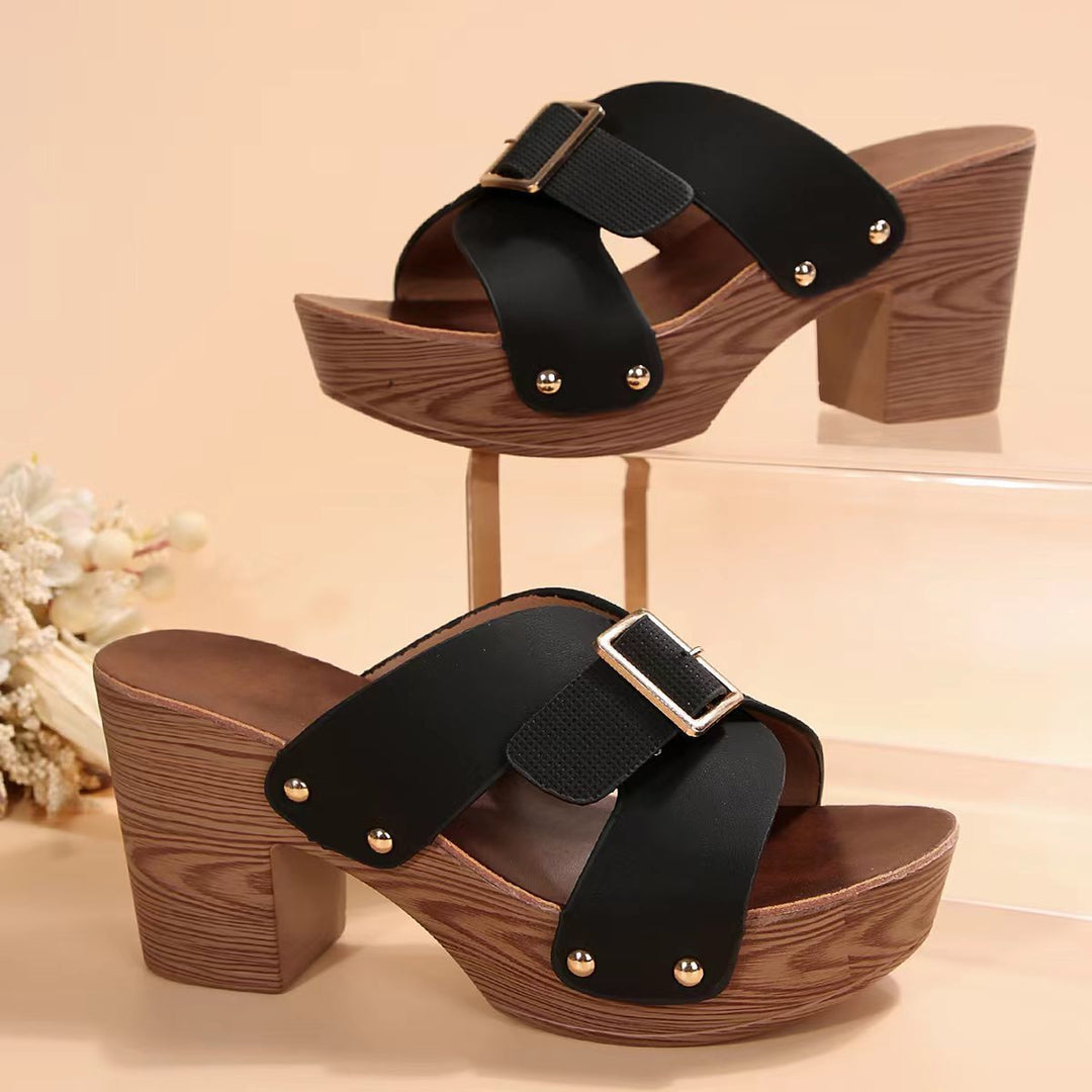 Dame Fuzzy Wedge-Sandaletter med elegant spænde-applikation og skridsikker sål Stilla