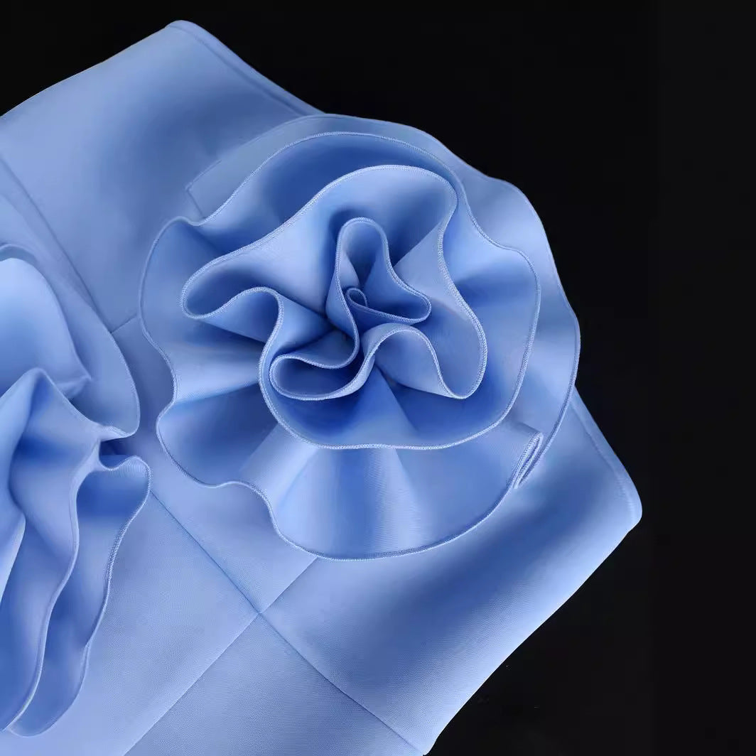 Dame aftenkjole med voluminøse 3D-blomsterapplikationer Skovae