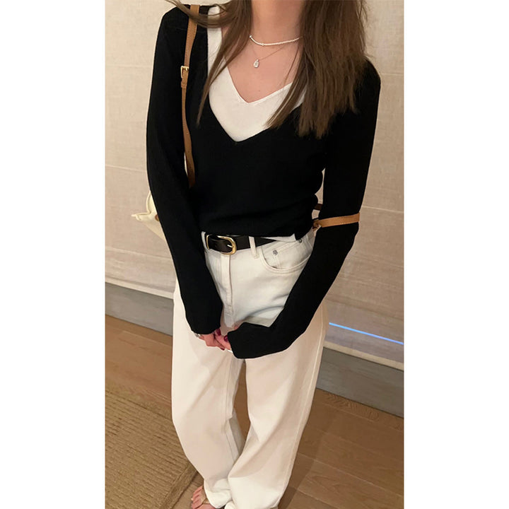 Damer V-hals sweater lavet af fint ribstrikket Stilla