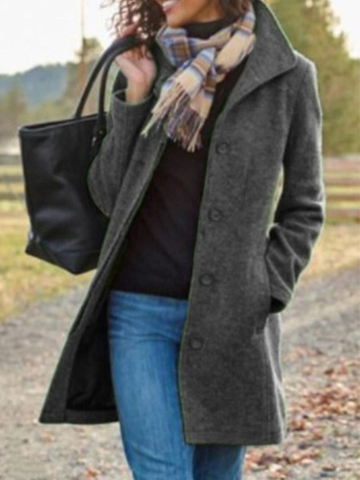 Dame fashionable uldfrakke med moderne knapdetaljer Stilla