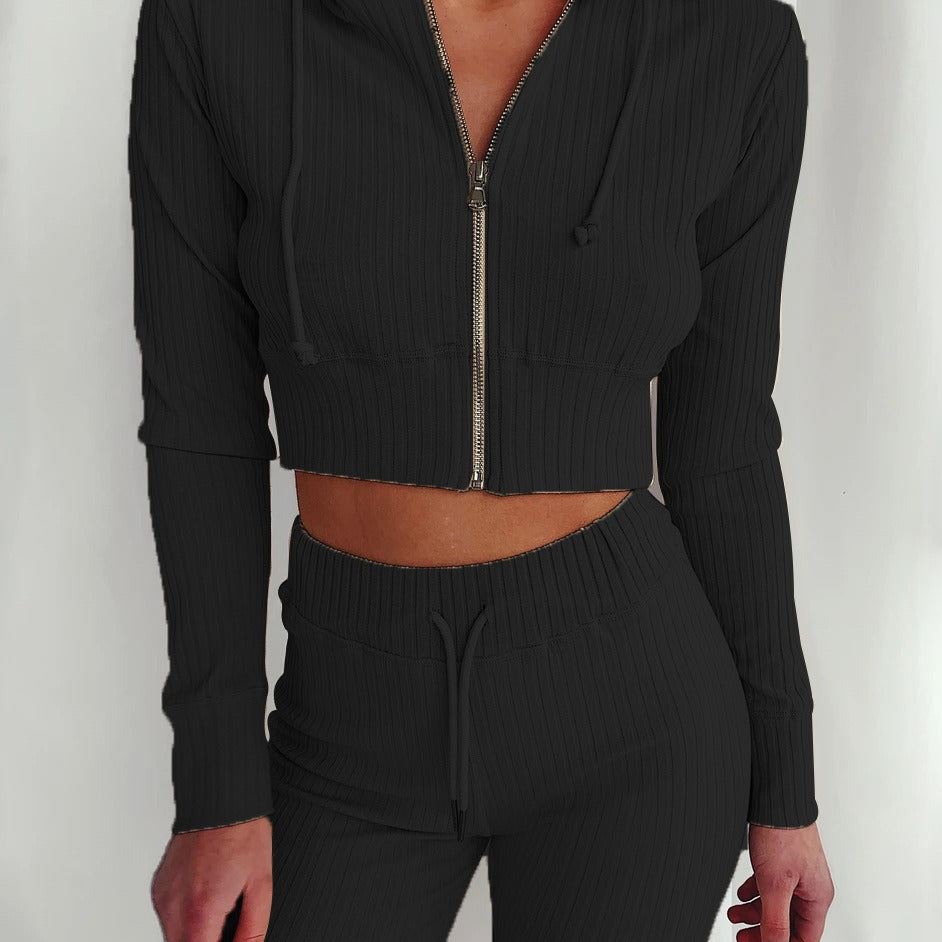 Kvinders sporty cropped hoodie sæt med fint rib design og høj bærekomfort Stilla