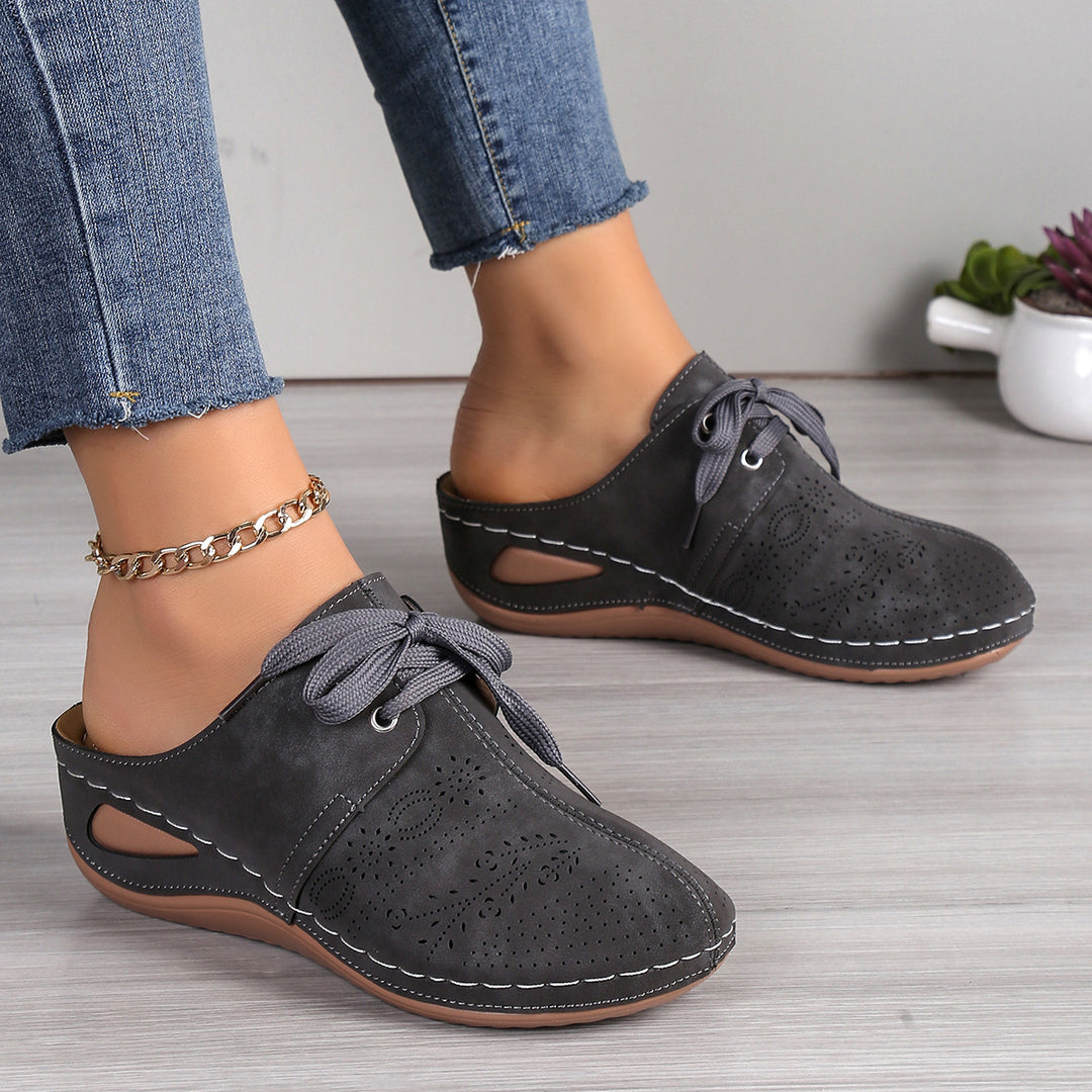 Dame sneakers med elegant snørering og åndbar perforering Stilla