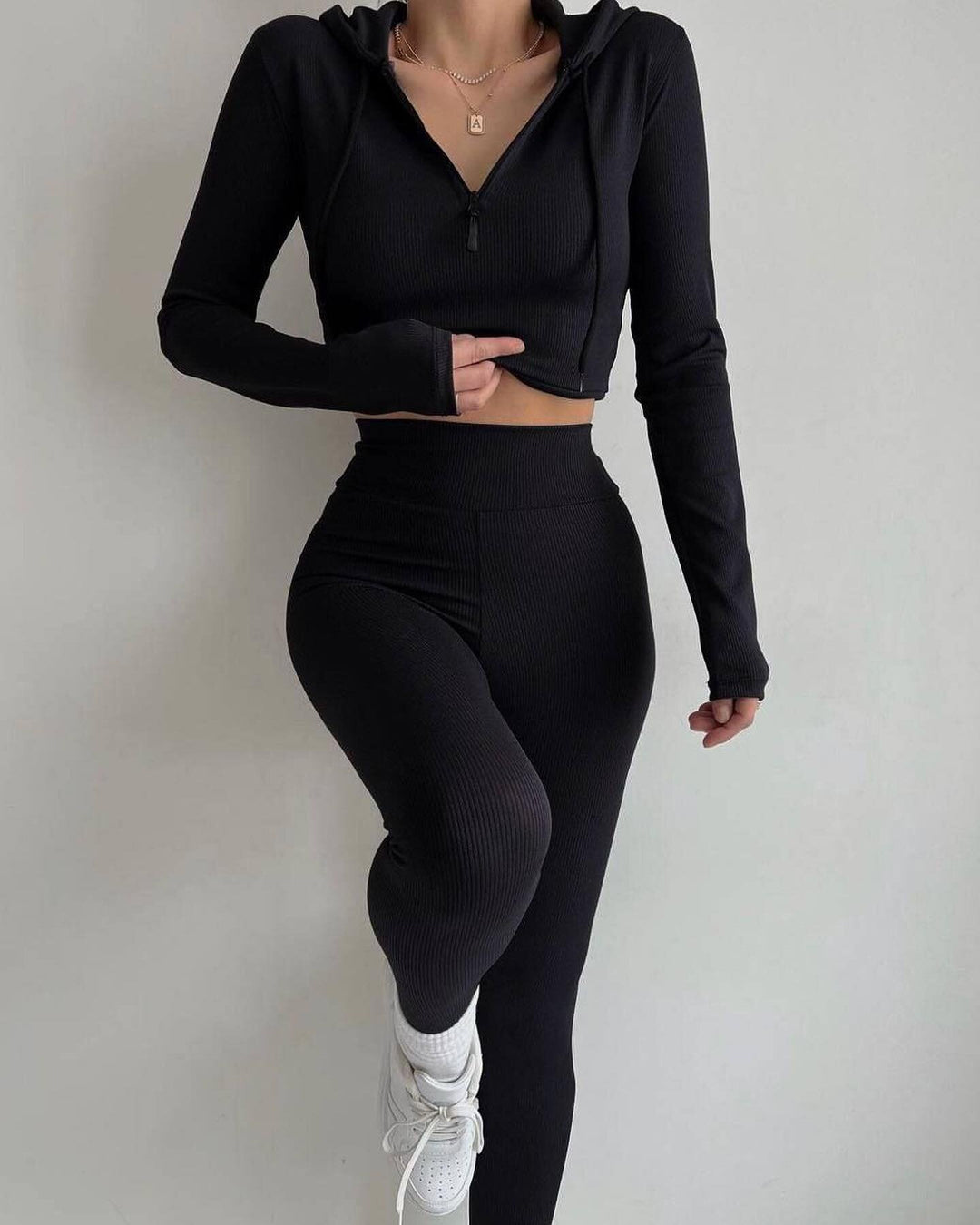 Kvinders afslappede langærmede jumpsuit med moderne stand-up krave og kontinuerlig lynlås Skovae