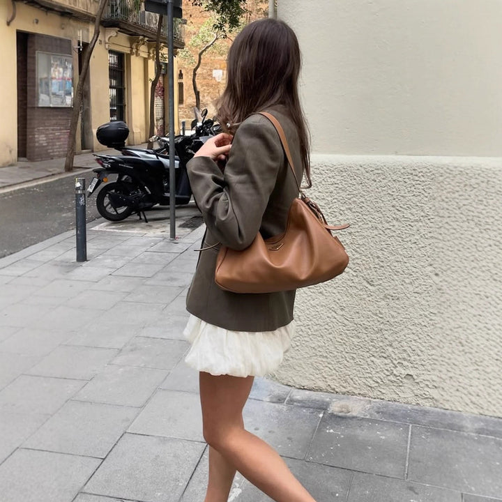 Dame moderigtig blazer med figursyet snit Stilla