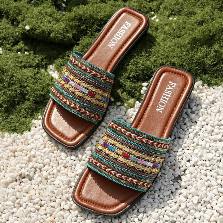 Dame Lukket Pantoletten med farverigt Bead-Design og komfortabel sål Stilla
