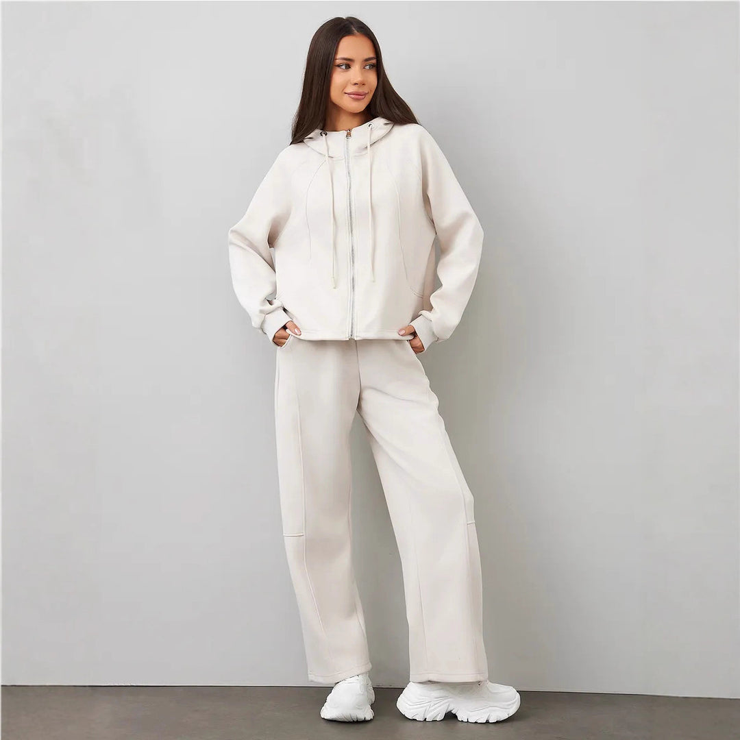 Kvinders casual hættetrøje lavet af blødt fleece med praktiske lommer og elegant lynlås Skovae