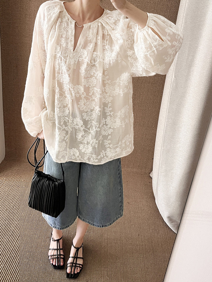 Damebluse med blomsterbroderi Stilla