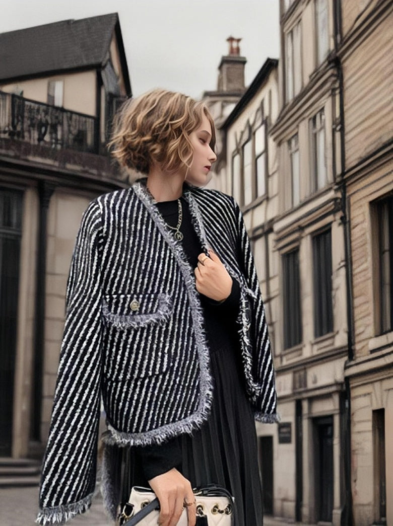 Kvindernes cardigan med dekorative knapdetaljer og frynsedesign Stilla