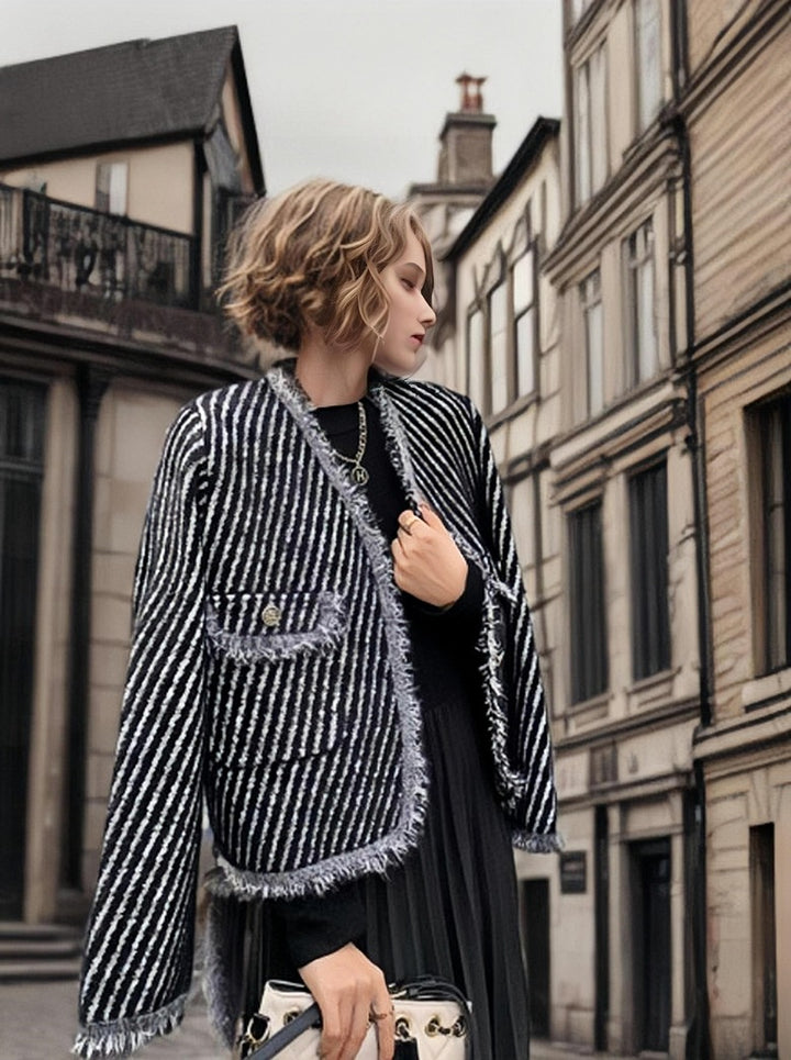 Kvindernes cardigan med dekorative knapdetaljer og frynsedesign Stilla