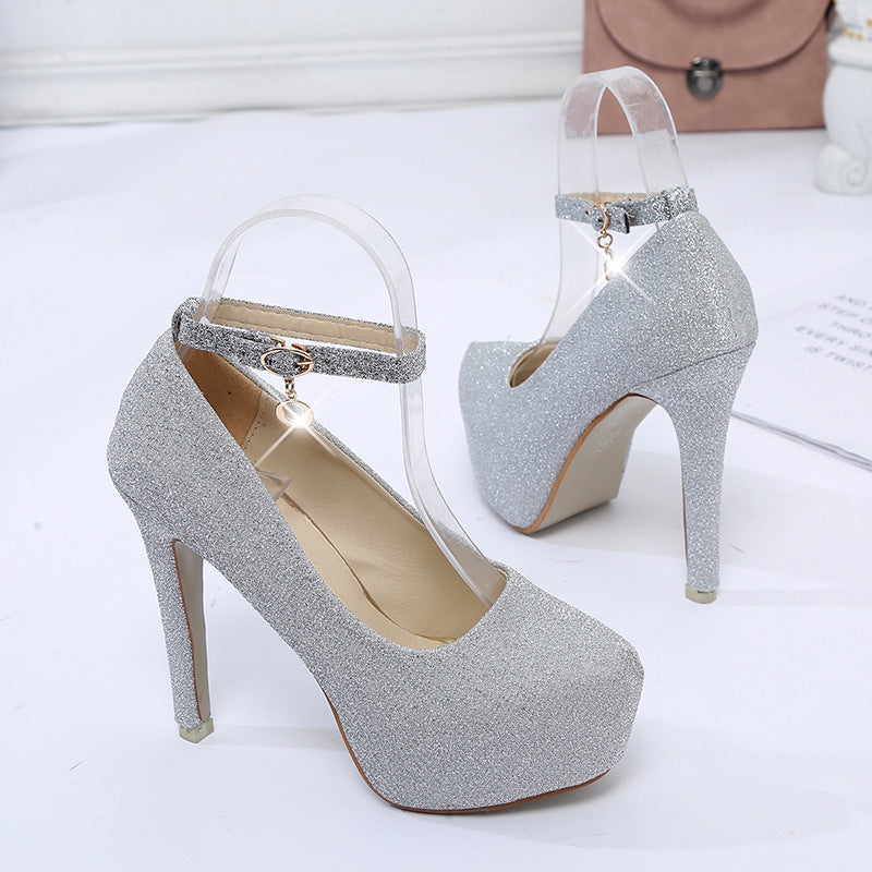 Dame pumps med elegant ankelrem fra Stilla