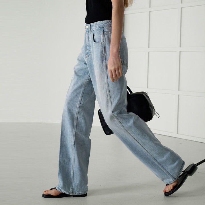 Dame Bredskårne jeans med moderne vask og afslappet snit Stilla