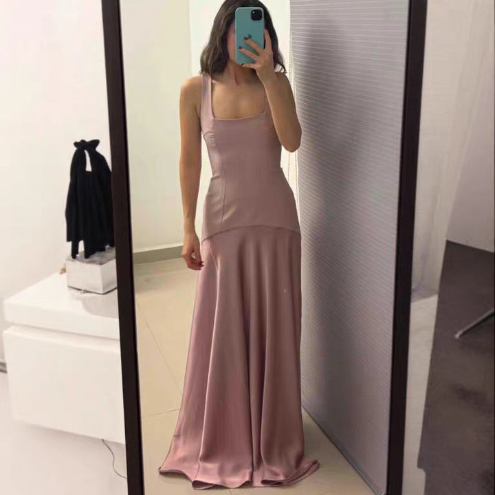 Dame elegant kjole med figurformende snit og elegant lynlås Skovae